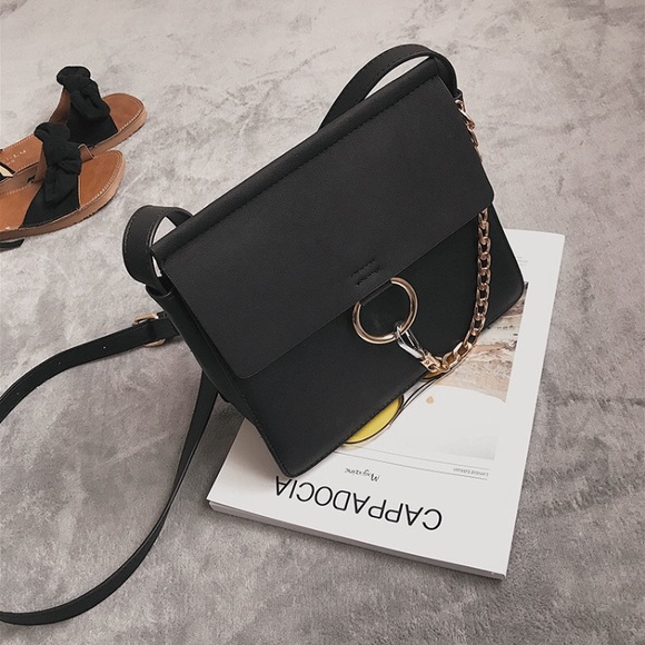 πHPπ π VERONA O Ring Chain Buckle Bag - Picture 2 of 8